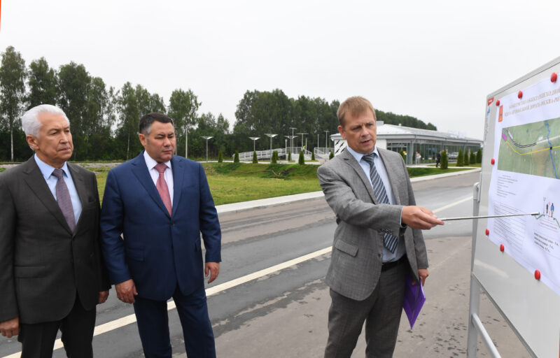 Ржевский мемориал Советскому солдату и железнодорожный вокзал «Ржевский мемориал» соединит пешеходная дорожка Ржевский мемориал Советскому солдату и железнодорожный вокзал «Ржевский мемориал» соединит пешеходная дорожка