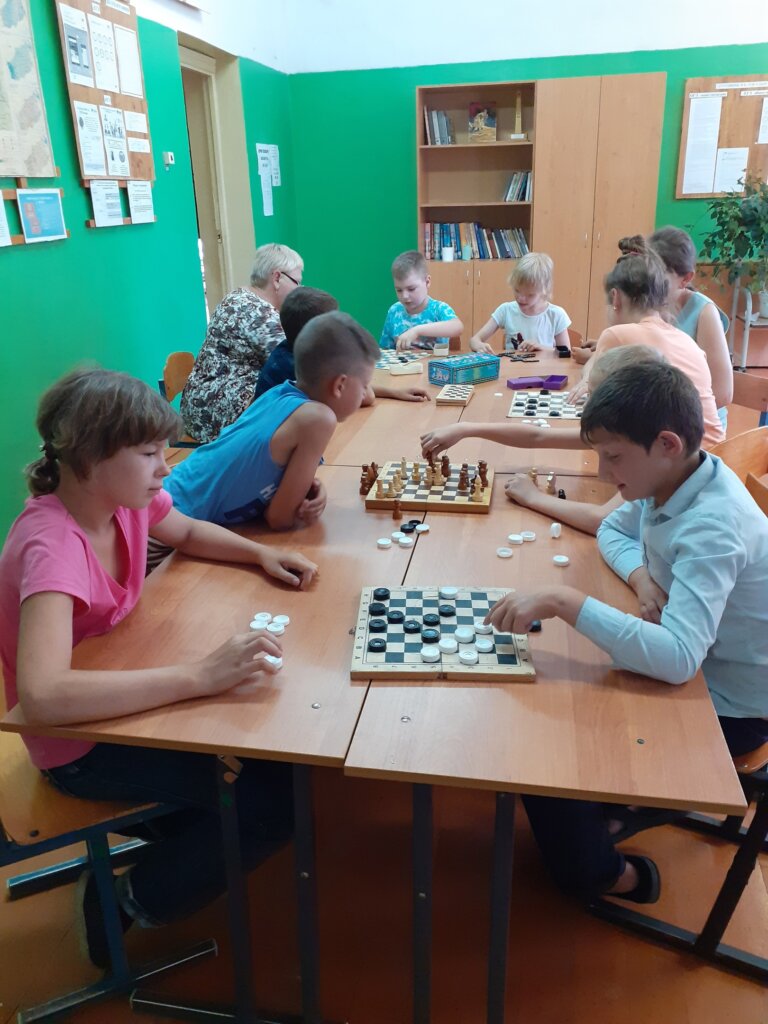 В Западной Двине Ильинская библиотека провела шахматный турнир