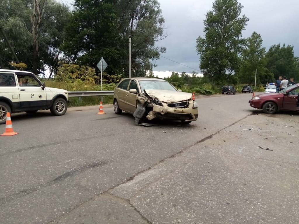 В Тверской области в аварии с тремя автомобилями пострадал 5-летний ребенок В Тверской области в аварии с тремя автомобилями пострадал 5-летний ребенок