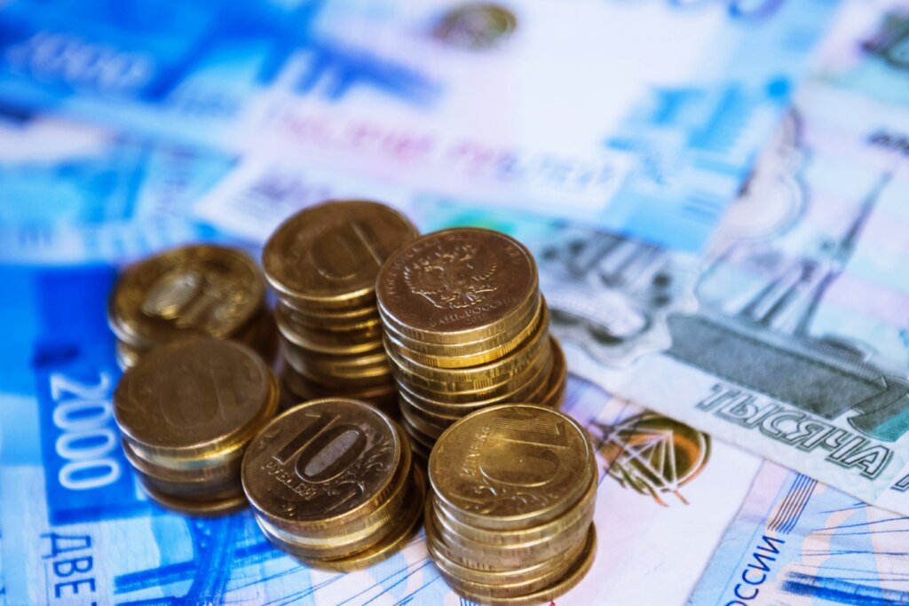 В Твери 36 работников не получили больше 700 тысяч рублей