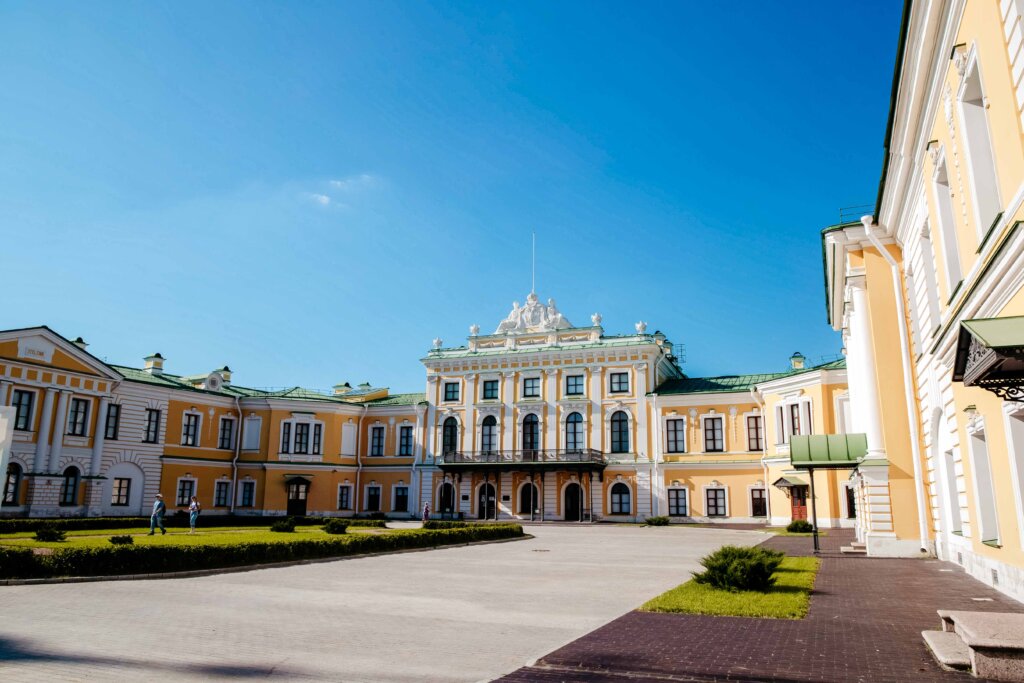 В Тверской картинной галерее проходит акция «Лето во дворце» В Тверской картинной галерее проходит акция «Лето во дворце»