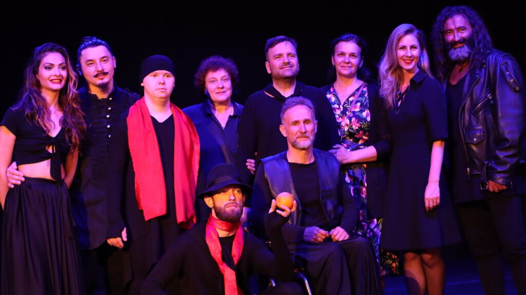 Жители Тверской области увидели инклюзивный спектакль "Кармен" Жители Тверской области увидели инклюзивный спектакль "Кармен"