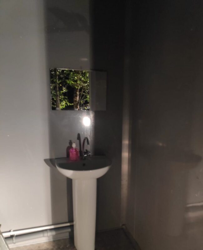 На тверских карьерах сделали vip-уборную для отдыхающих