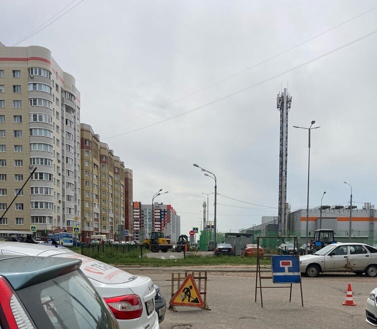 У крупного торгового центра в Твери перекрыли дорогу