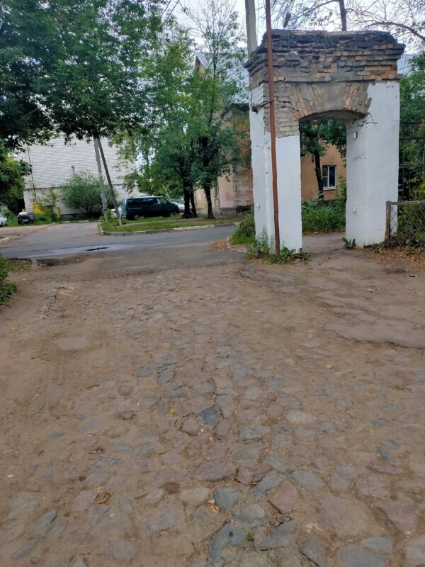 Еще одну старинную мостовую обнаружили под асфальтом в Твери