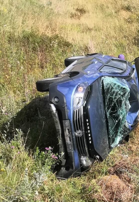 Автомобиль вылетел с дороги в Тверской области, пострадали двое Автомобиль вылетел с дороги в Тверской области, пострадали двое