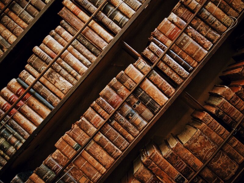 Тверская картинная галерея приглашает на выставку старинных книг Тверская картинная галерея приглашает на выставку старинных книг