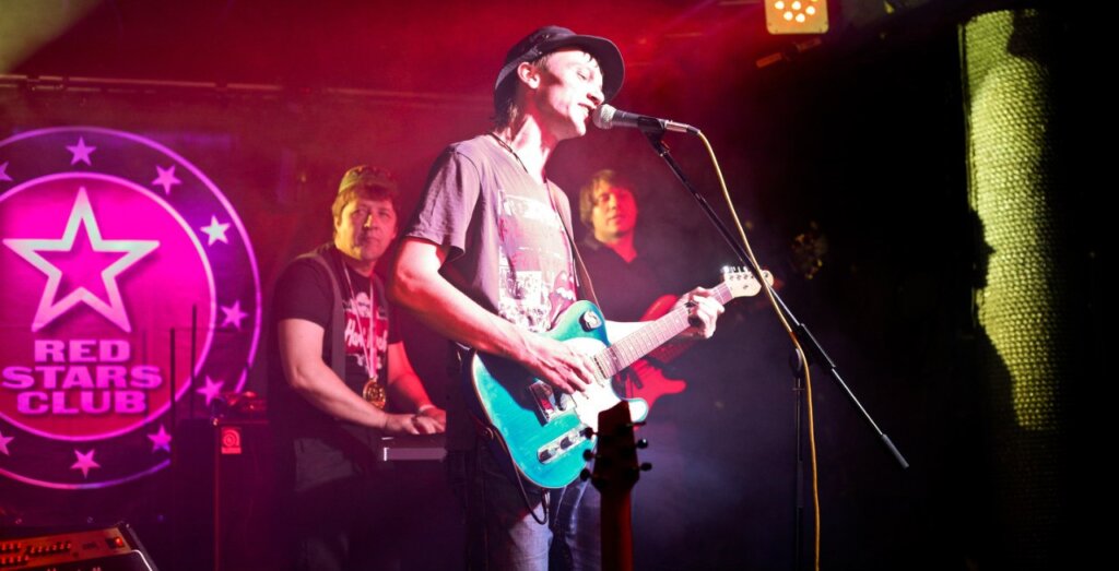 Летний open-air в России — OctoRusFest запомнится интеллектуально-ироничным роком Летний open-air в России — OctoRusFest запомнится интеллектуально-ироничным роком