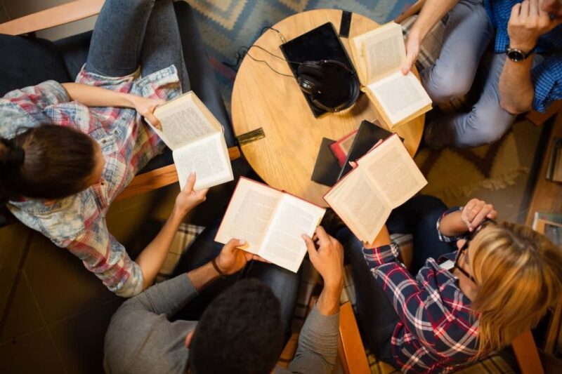 В Твери на встрече книжного клуба обсудят роман японского писателя "Золотой Храм" В Твери на встрече книжного клуба обсудят роман японского писателя "Золотой Храм"