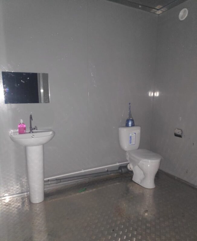 На тверских карьерах сделали vip-уборную для отдыхающих