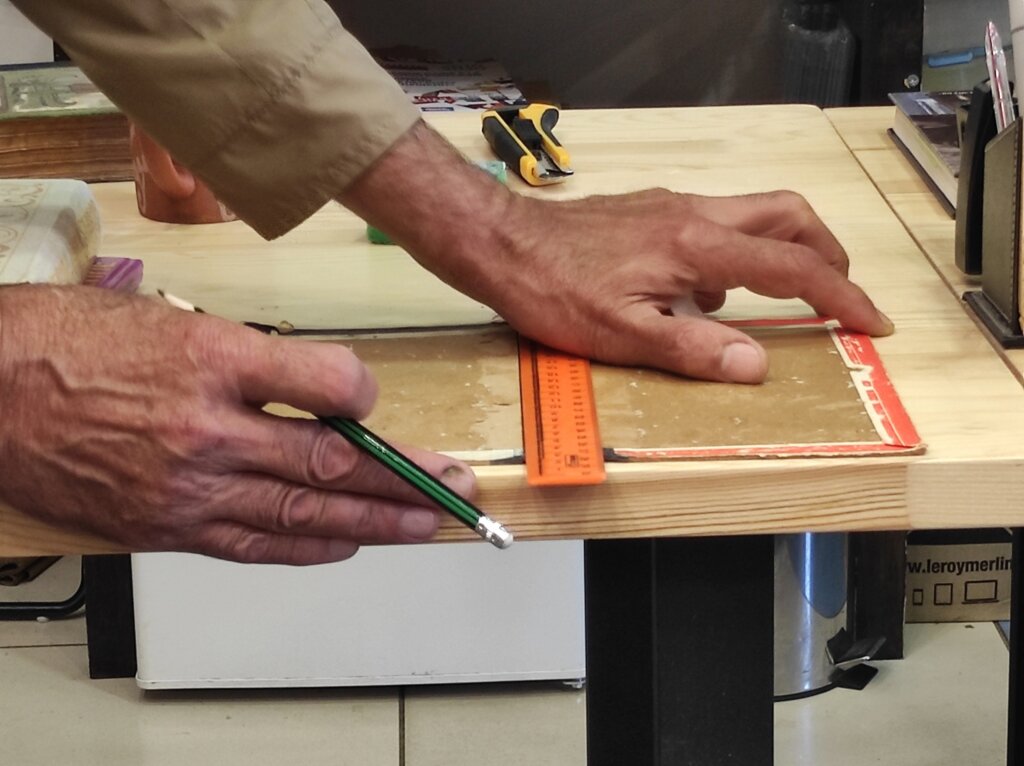 Жители Твери могут научиться реставрировать старые книги Жители Твери могут научиться реставрировать старые книги