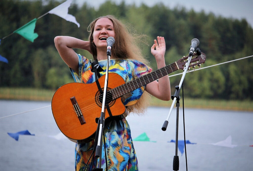 Фестиваль авторской песни «Распахнутые ветра» пройдет в Тверской области Фестиваль авторской песни «Распахнутые ветра» пройдет в Тверской области