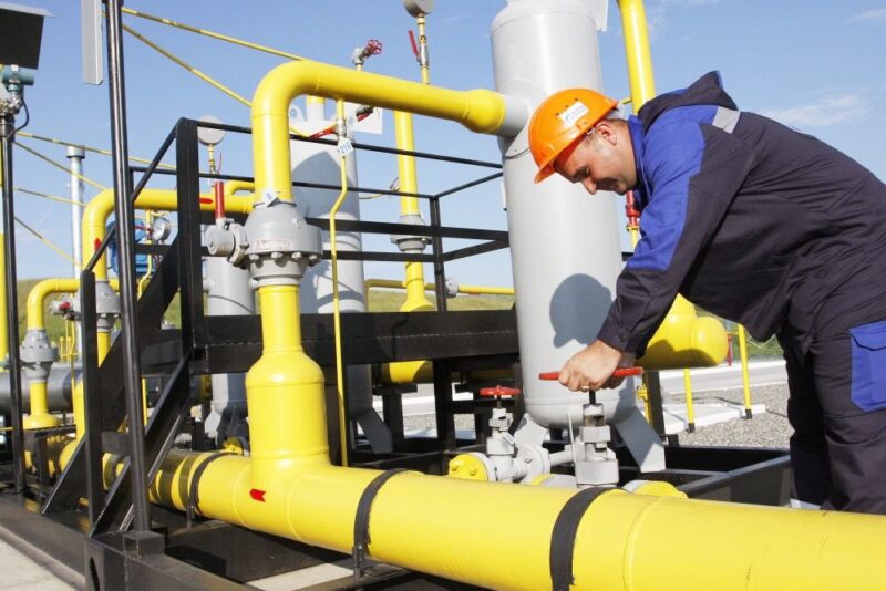 Жители города Конаково могут подать заявки на газификацию домов В паблике «Администрация города Конаково» сообщили, что жители могут направить заявку на включение домов в план-график догазификации индивидуальных домовладений. Все заявления принимаются согласно программе по социальной газификации (догазификации) негазифицированных домовладений. Их необходимо отправить в филиал АО «Газпром газораспределение Тверь» по адресу: город Конаково, улица Промышленная дом 8 или по электронной почте: konakovo@tver-gaz.ru обращение на газификацию негазицицированных домовладений в срок до 29.07.2021 включительно. Также садоводческие товарищества, находящиеся в границах газифицированных населенных пунктов, тоже относятся к программе социальной газификации. С более подробной информацией, а также с формой заявления можно ознакомиться здесь.