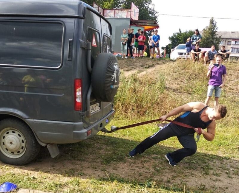 В городе Бологое соревновались силачи В городе Бологое соревновались силачи
