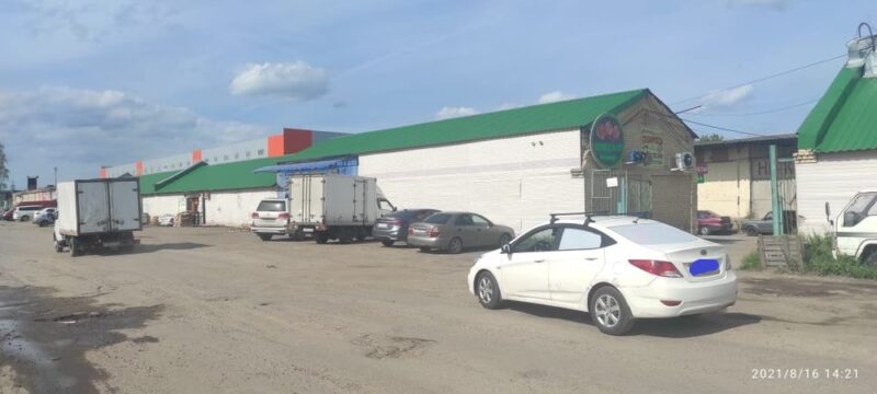 В Твери женщина попала под колеса автомобиля, из которого выходила