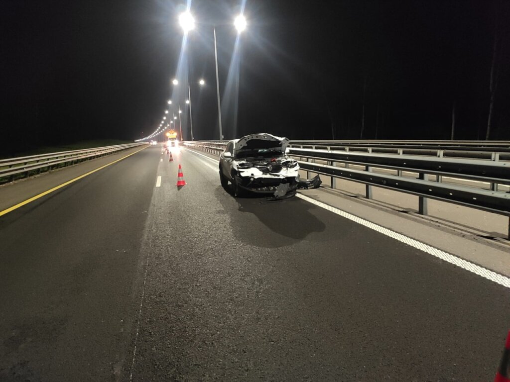 В Тверской области на трассе М-11 произошло ДТП с тремя пострадавшими В Тверской области на трассе М-11 произошло ДТП с тремя пострадавшими