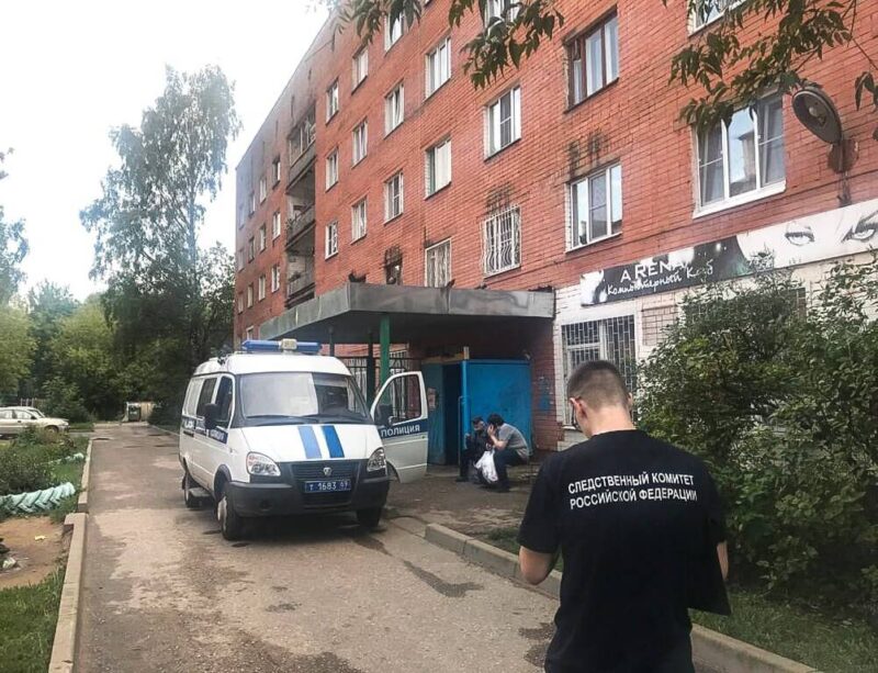 В Заволжском районе Твери из окна выпала 3-летняя девочка В Заволжском районе Твери из окна выпала 3-летняя девочка