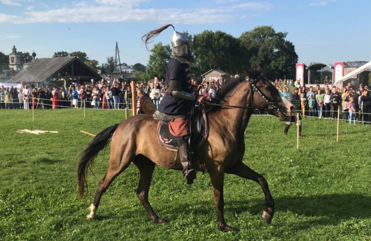 Конная дружина Александра Невского побывала в Торжке