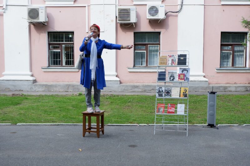 В тверской Горьковке поэты читали стихи на табуретке