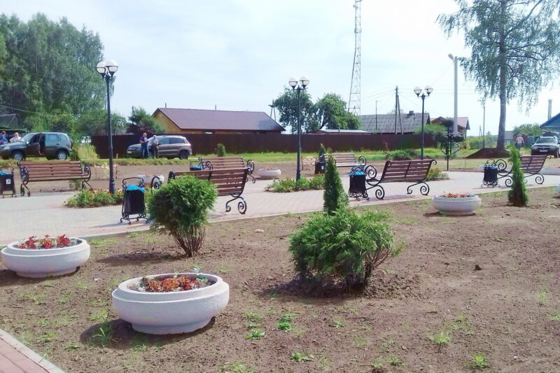 Сквер 75-летия Победы благоустроили в Лихославльском районе