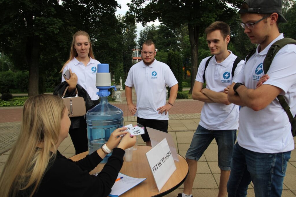 Сотрудники Тверьэнерго и участники студотряда провели урок по электробезопасности