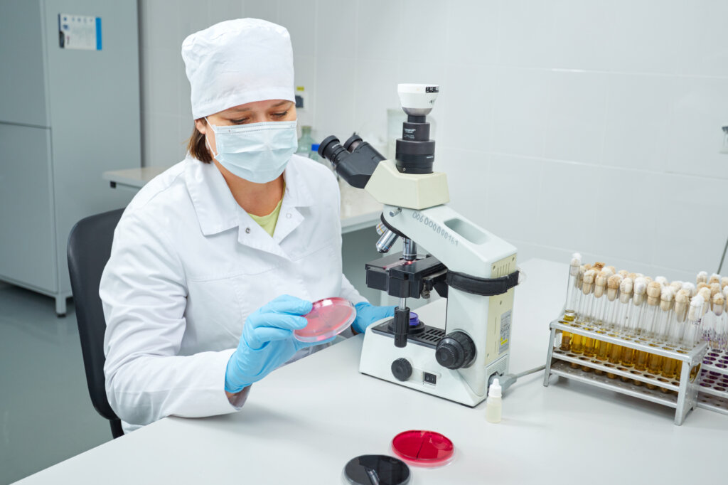 В сырокопченой колбасе специалисты «Тверская МВЛ» обнаружили опасные бактерии