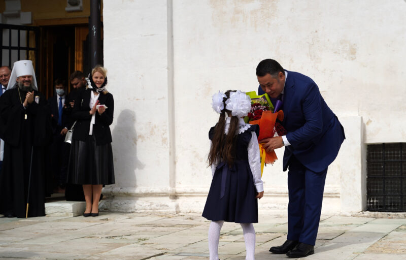 Игорь Руденя в Тверской области напутствовал будущих первоклассников