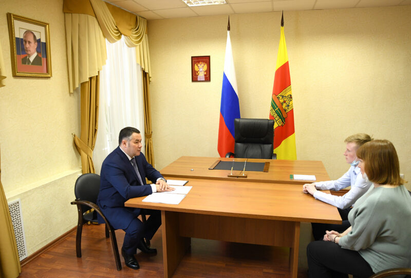 В Эммаусской средней школе Тверской области отремонтировали спортплощадку