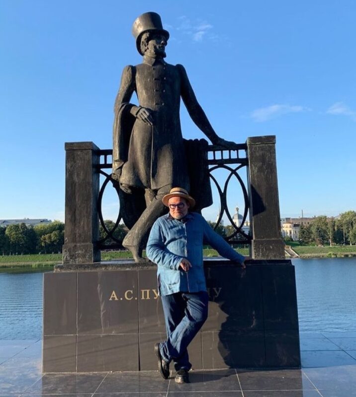 Историк моды Александр Васильев рассказал, как связан с памятником Пушкину в Твери Историк моды Александр Васильев рассказал, как связан с памятником Пушкину в Твери