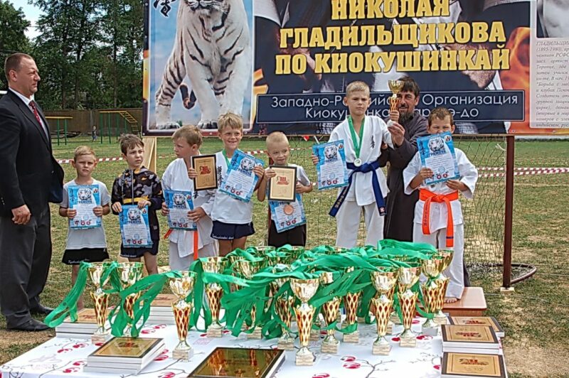 В Торопце прошел ежегодный Кубок по каратэ имени Николая Гладильщикова
