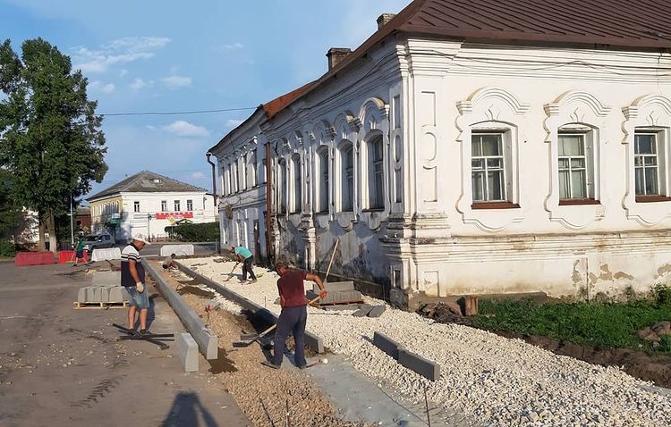 Древнейший город в Тверской области продолжает благоустраиваться Древнейший город в Тверской области продолжает благоустраиваться