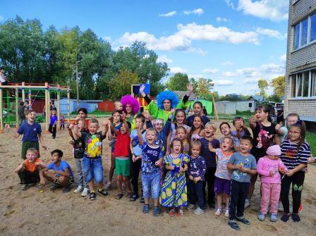 В Вышнем Волочке торжественно открыли детские площадки