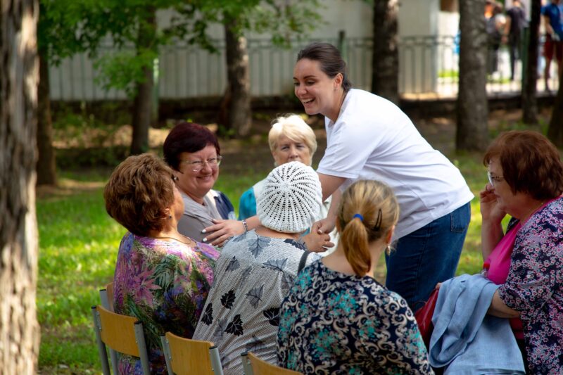 Юлия Саранова обсудила проблемы детского отдыха и безопасности