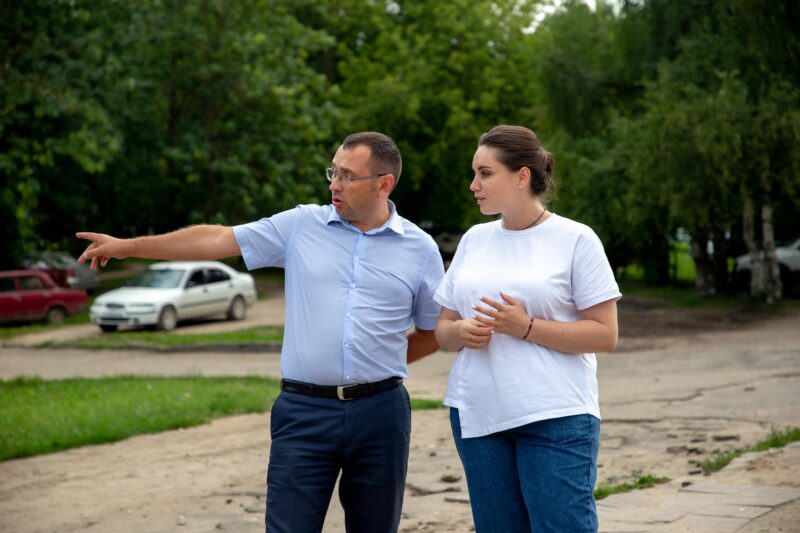Юлия Саранова обсудила модернизацию остановки в Южном с заместителем главы администрации Твери Юлия Саранова обсудила модернизацию остановки в Южном с заместителем главы администрации Твери