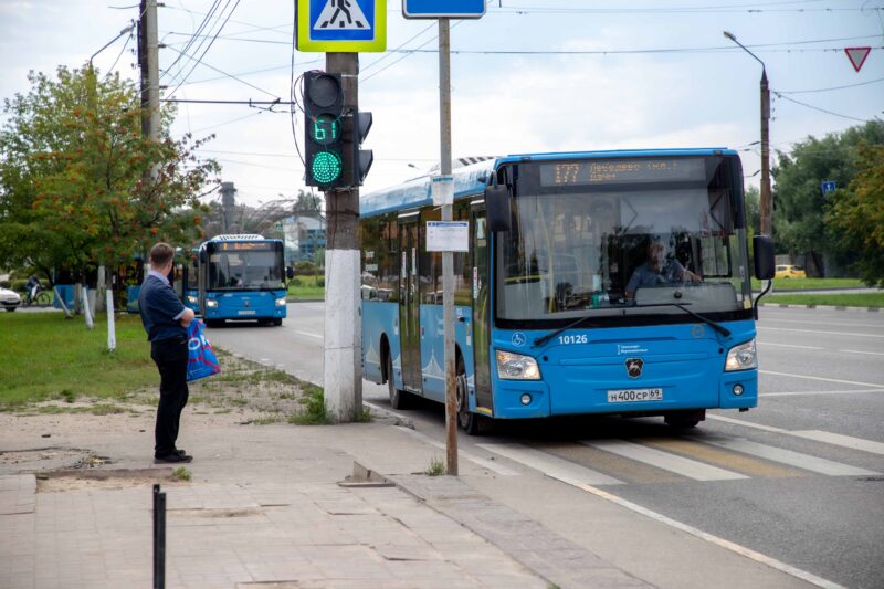 Юлия Саранова обсудила модернизацию остановки в Южном с заместителем главы администрации Твери