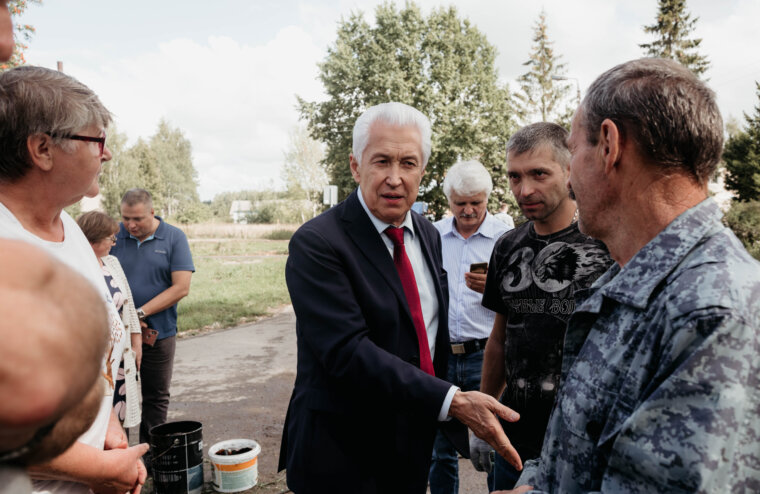 Владимир Васильев и волонтеры Торжокского района на пути к безъямью продолжают реализацию проекта