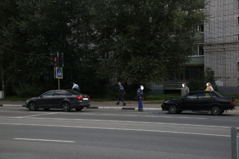 В Твери столкнулись два автомобиля из-за самочувствия одного из водителей