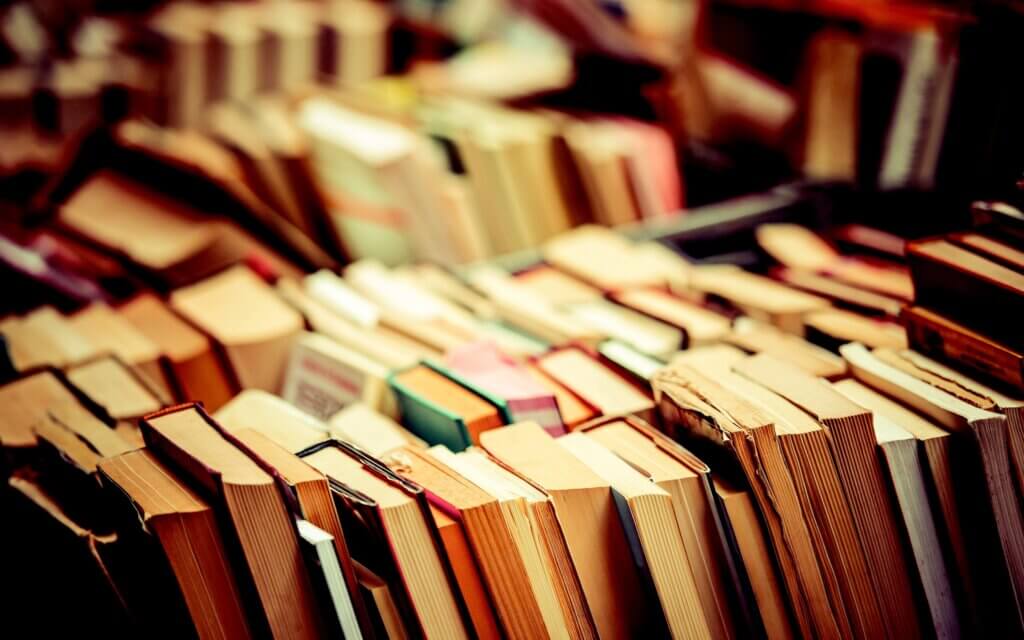 Тверская Горьковка зовет посетить книжную выставку писателя Сергея Довлатова Тверская Горьковка зовет посетить книжную выставку писателя Сергея Довлатова