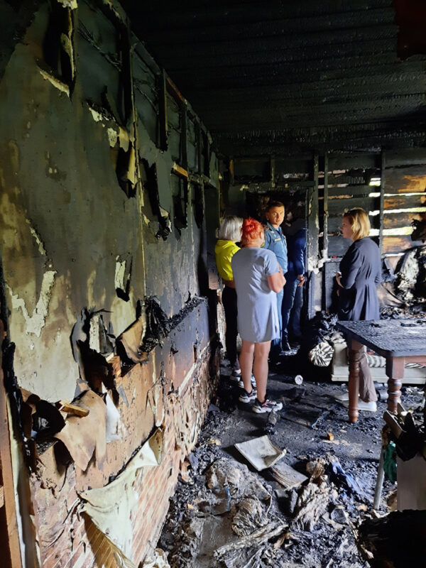 В Тверской области пожар уничтожил жилье многодетной семьи