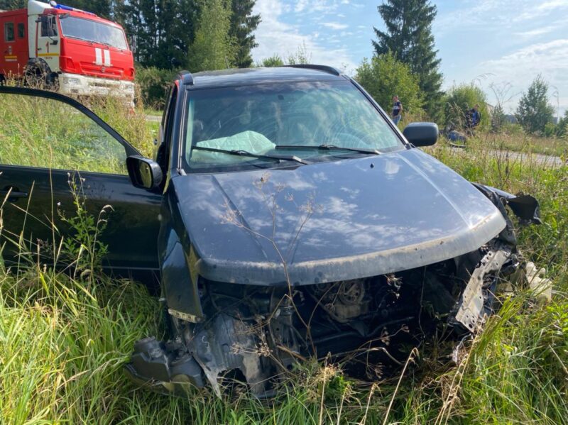 В Калининском районе два человека получили травмы в ДТП