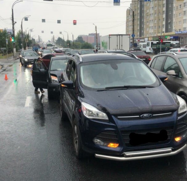 В Твери столкнулись два "Форда"