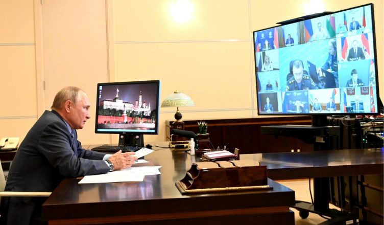 Президент в круглосуточном режиме контролирует ситуацию по подтоплениям и пожарам Президент в круглосуточном режиме контролирует ситуацию по подтоплениям и пожарам