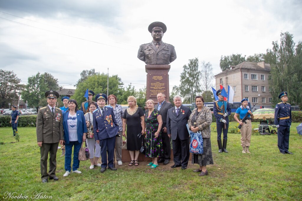 В Тверской области состоялось торжественное открытие памятника герою России В Тверской области состоялось торжественное открытие памятника герою России