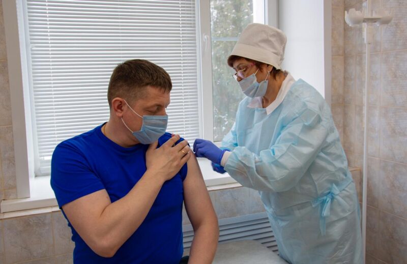 Больше 98% сотрудников ГУ МЧС России по Тверской области сделали прививку против коронавируса