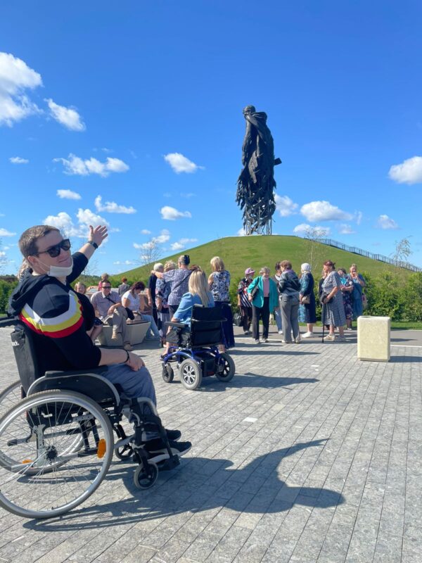 Ветераны труда и маломобильные граждане побывали на Ржевском мемориале Советскому солдату