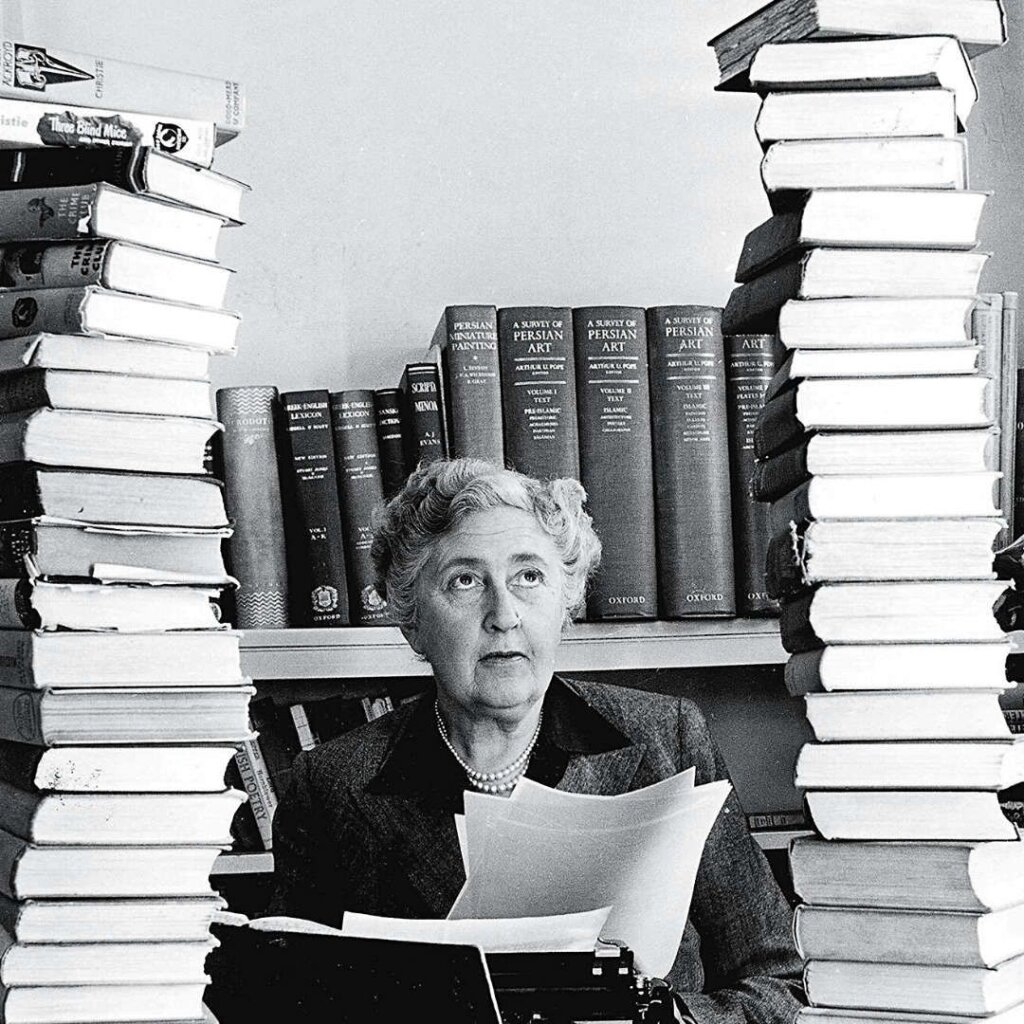 В Тверском музейно-выставочном центре расскажут о великой Агате Кристи В Тверском музейно-выставочном центре расскажут о великой Агате Кристи