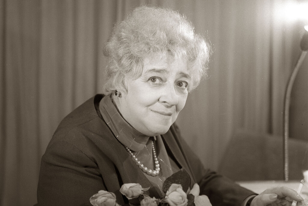 Тверская Горьковка приглашает на выставку «Раневская может всё!»