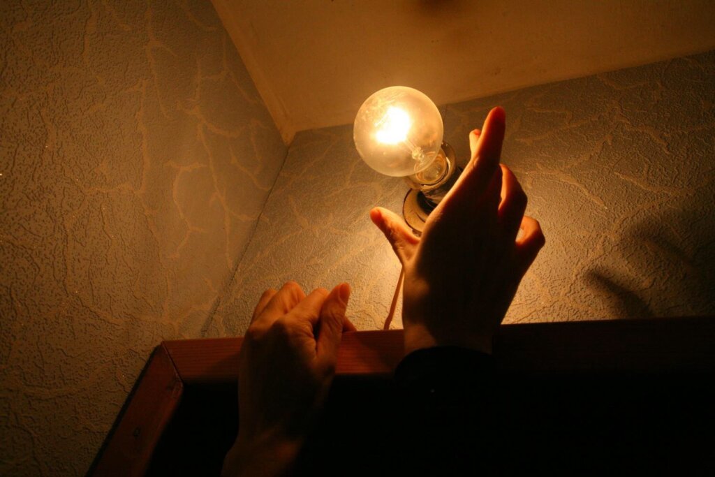 Стало известно, где 24 ноября в Тверской области местные жители останутся без света