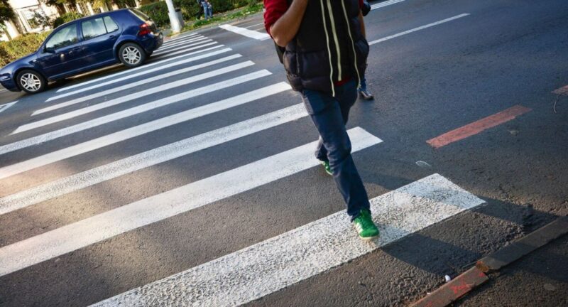 В Тверской области подросток попал под колеса автомобиля В Тверской области подросток попал под колеса автомобиля