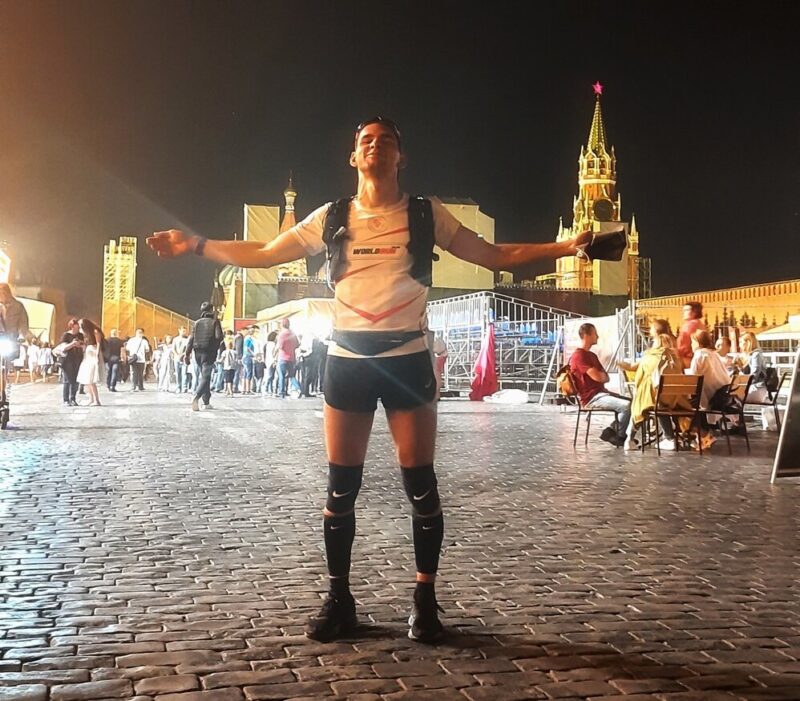 Тверской спортсмен добежал до Москвы Тверской спортсмен добежал до Москвы